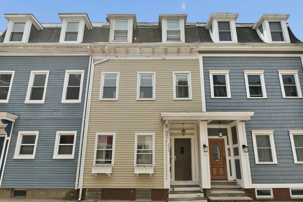 253 Gold St # 2