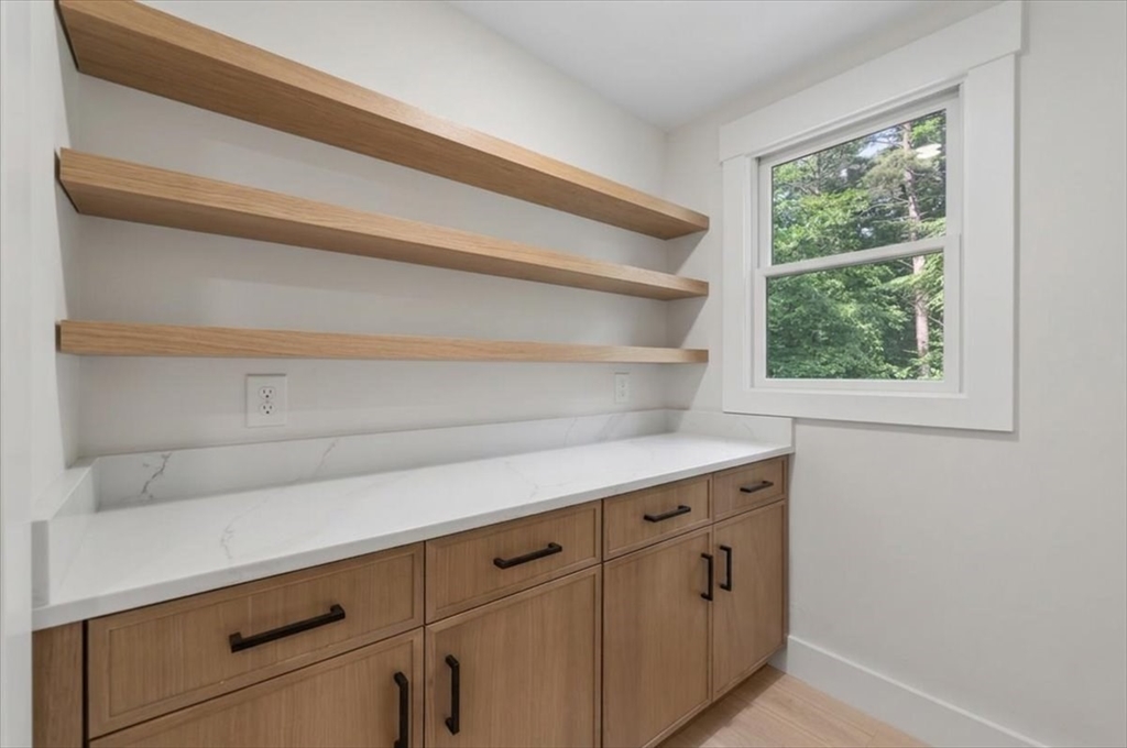 15 Pioneer Rd