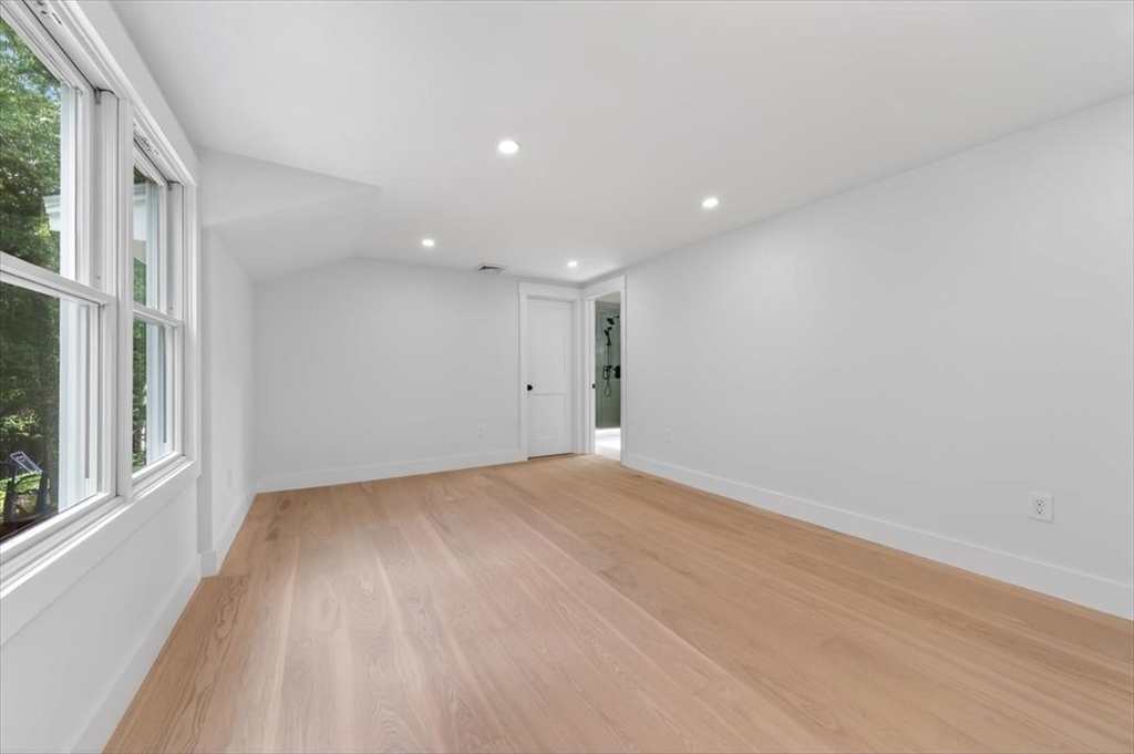 15 Pioneer Rd