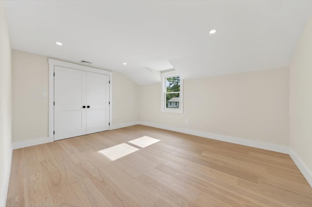 15 Pioneer Rd