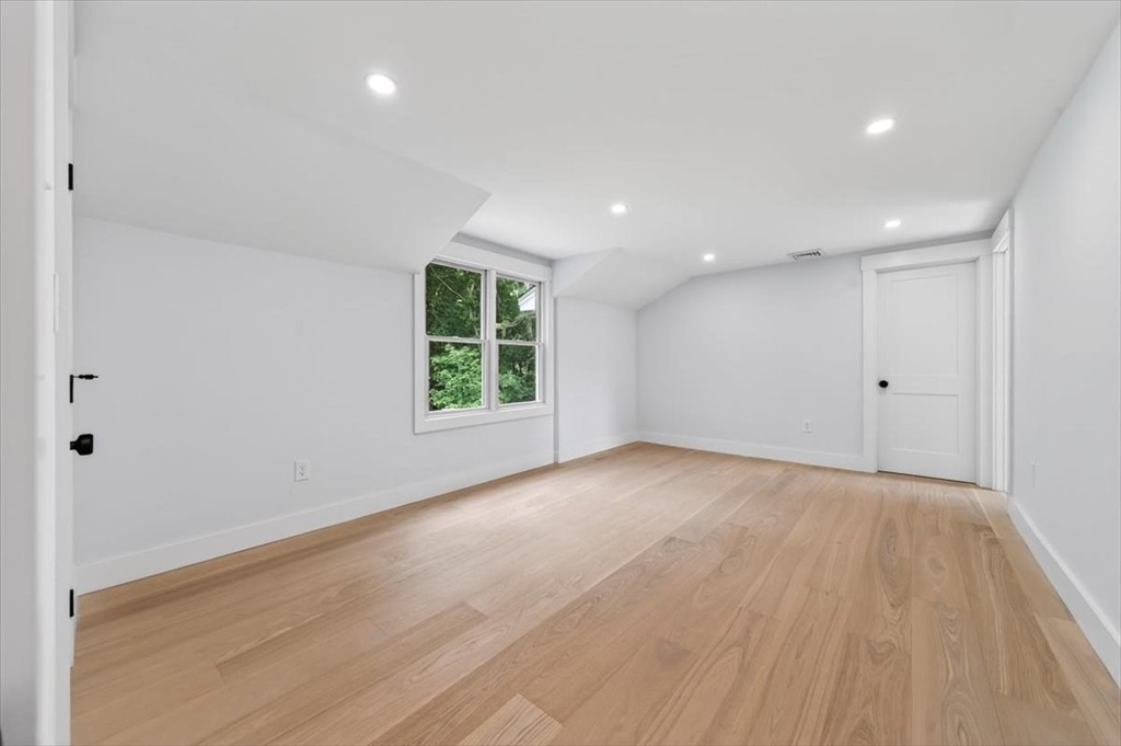 15 Pioneer Rd