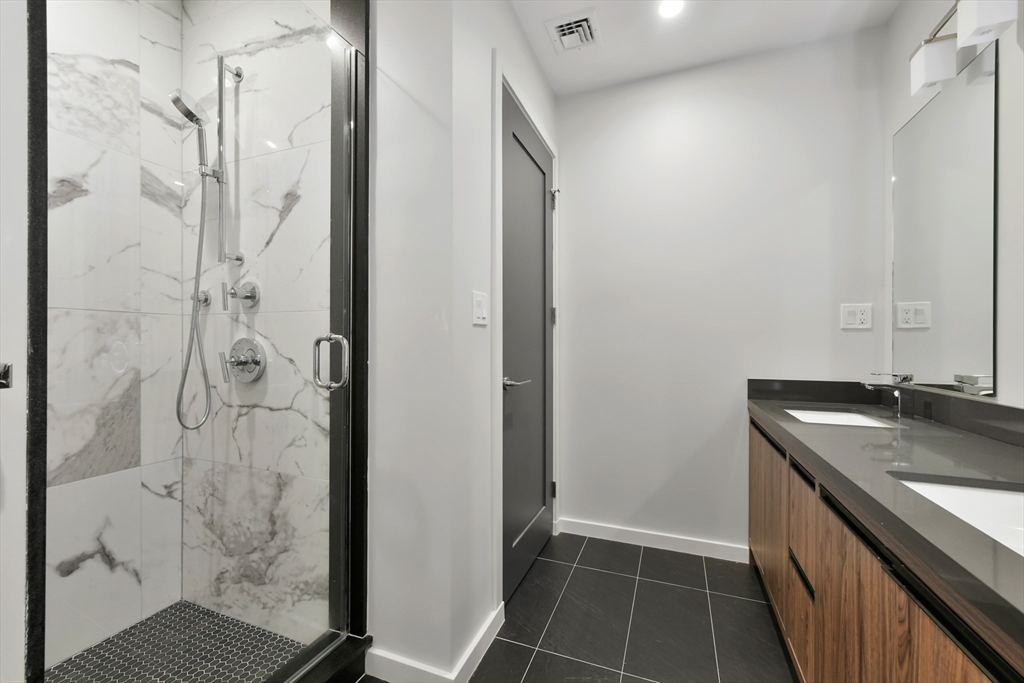 531-533 E 2nd St # 201