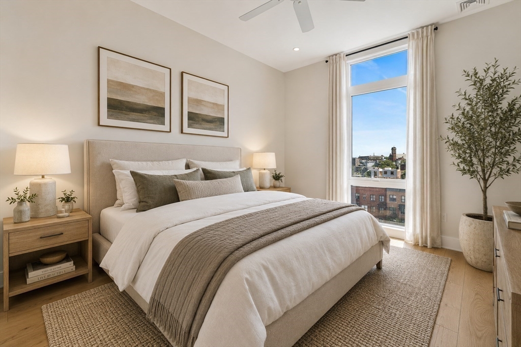420 W Broadway Unit: PH604