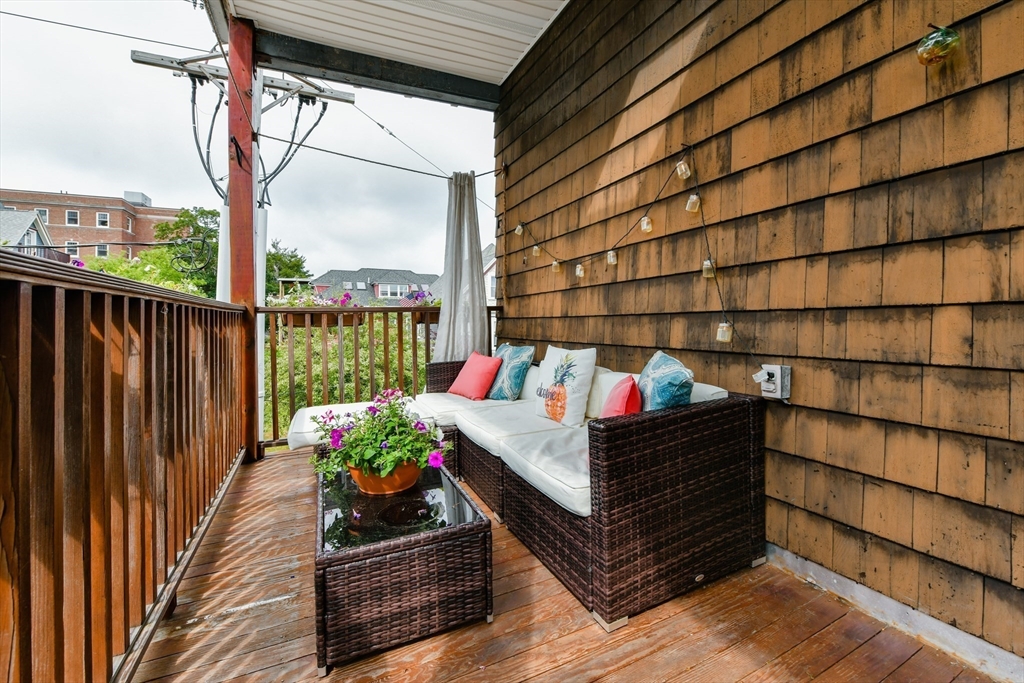 155 King St # 3