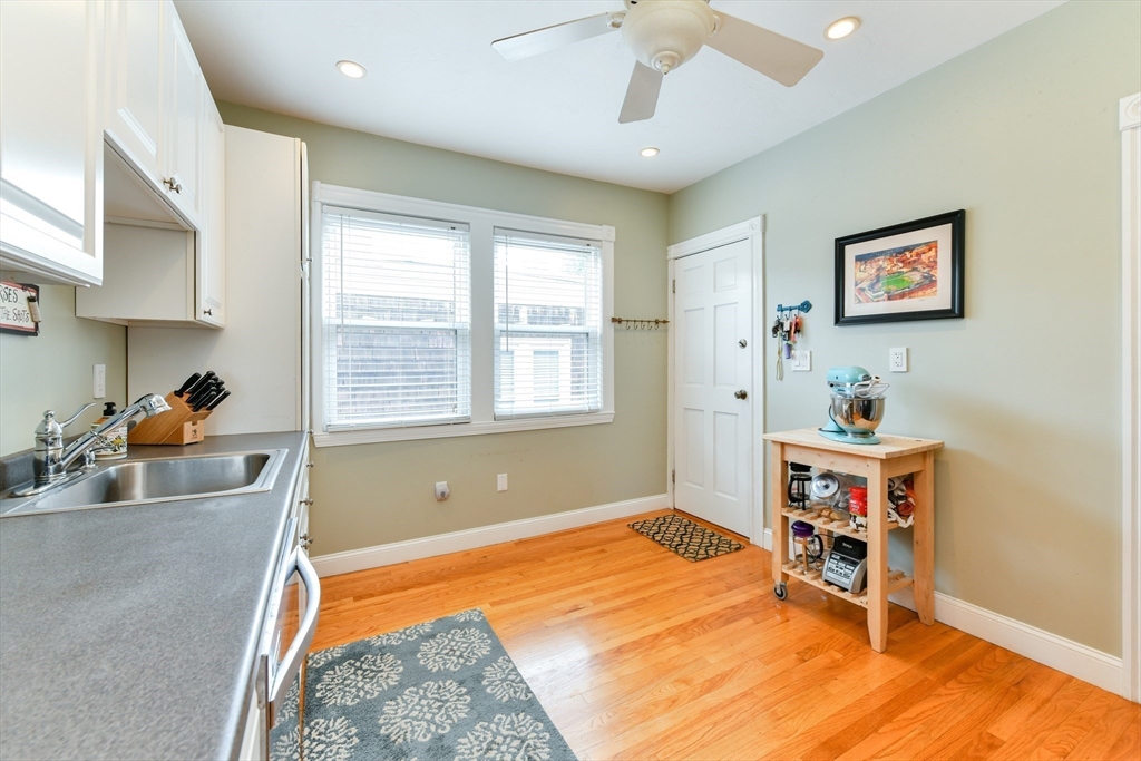 155 King St # 3