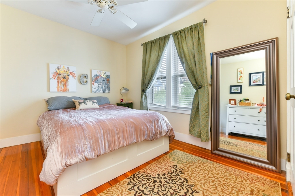 155 King St # 3