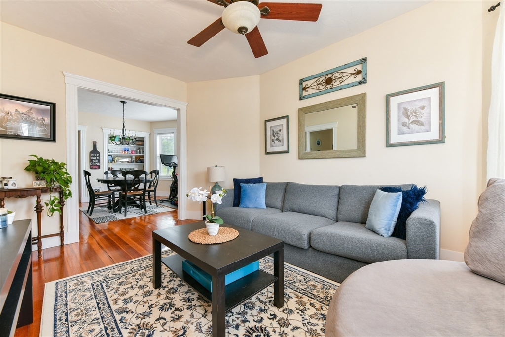 155 King St # 3