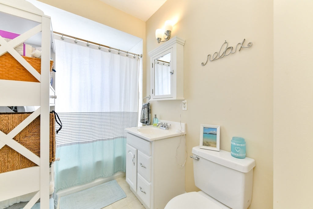 155 King St # 3