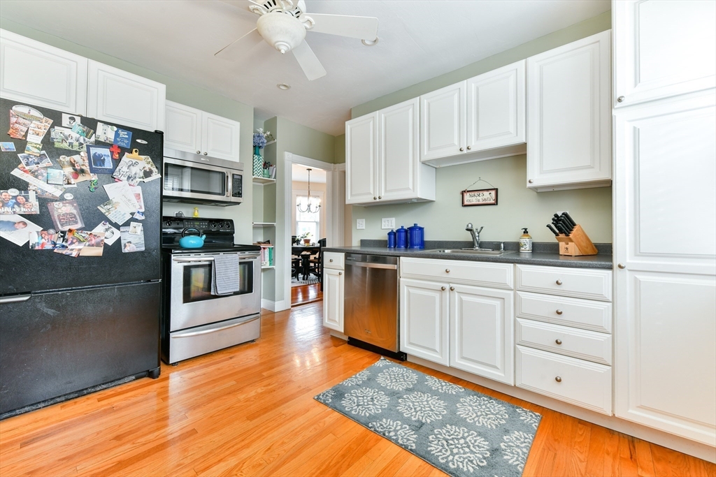 155 King St # 3
