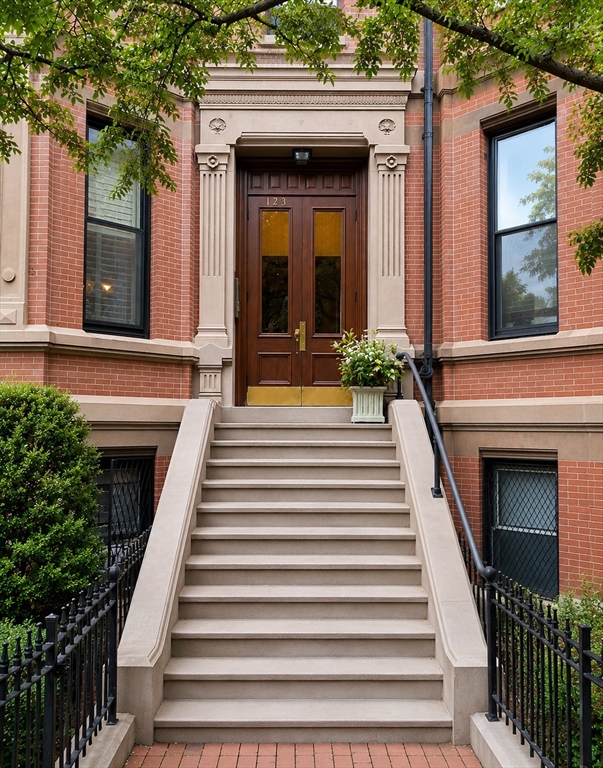 123 Marlborough St # 1B