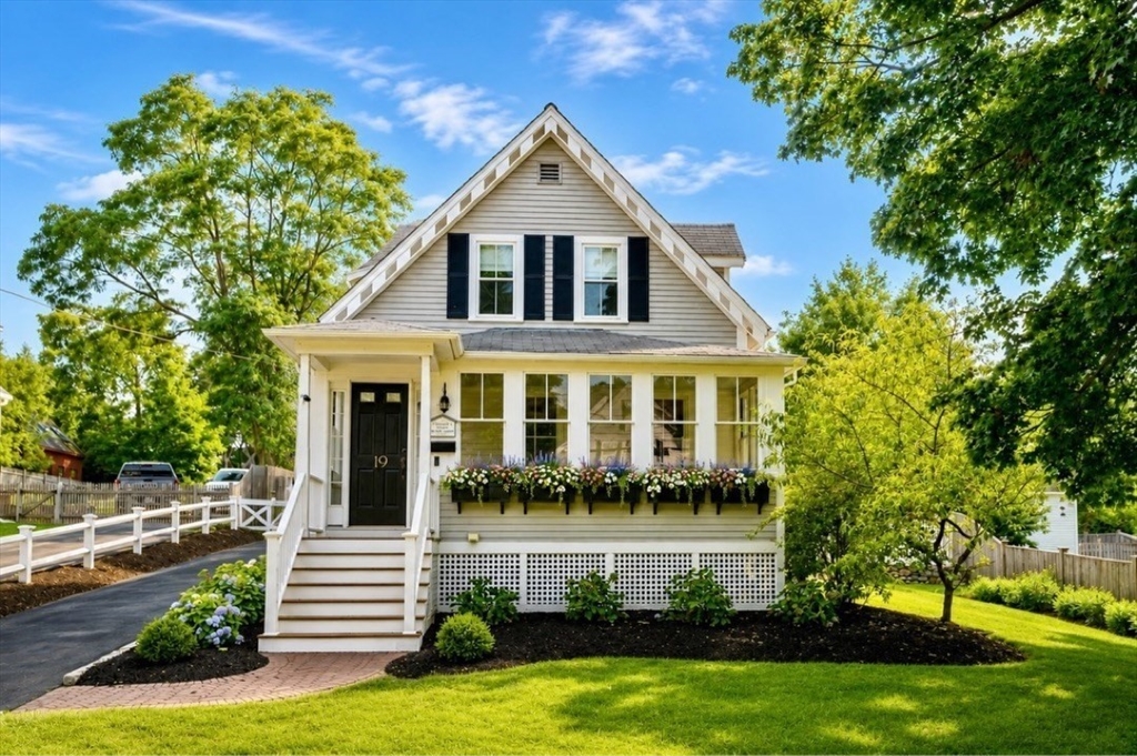 19 Hersey St