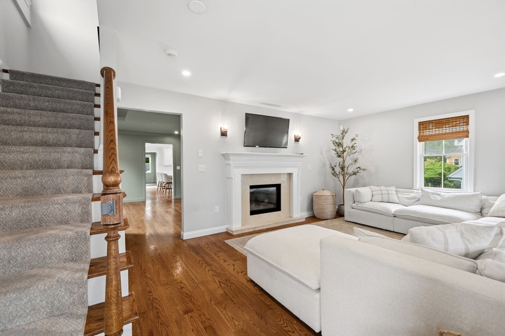 19 Hersey St