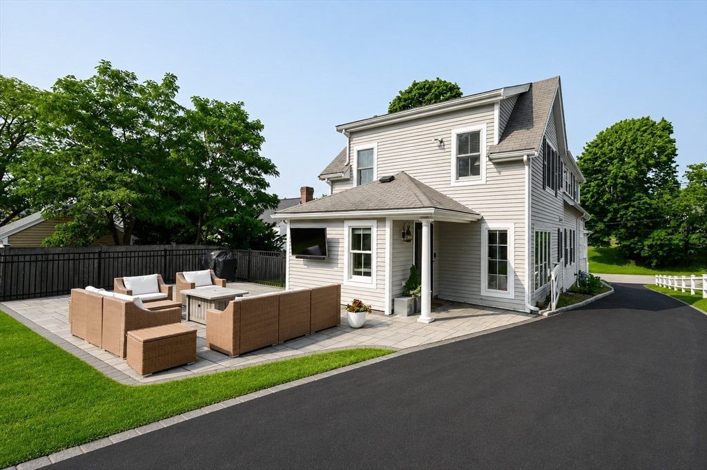 19 Hersey St