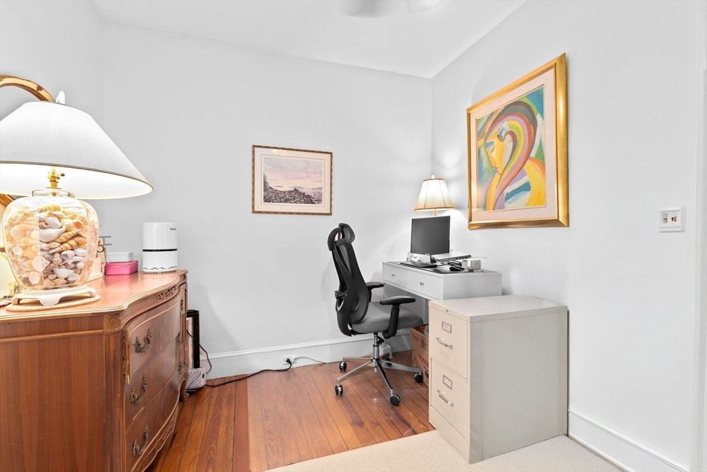 12 Houghton St # 1