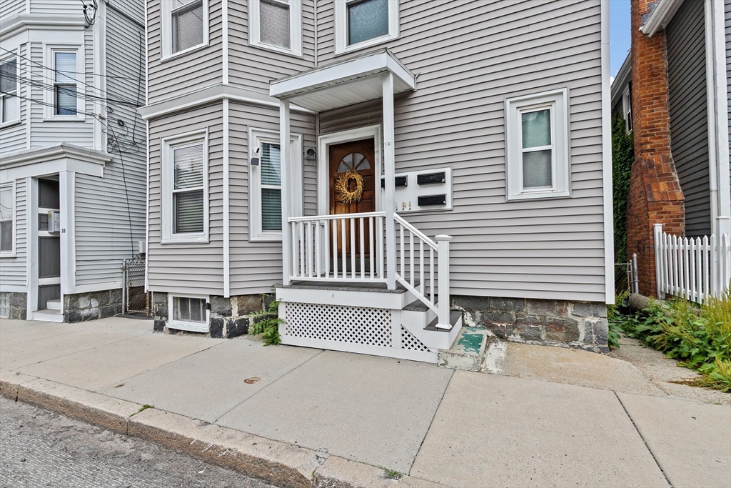12 Houghton St # 1