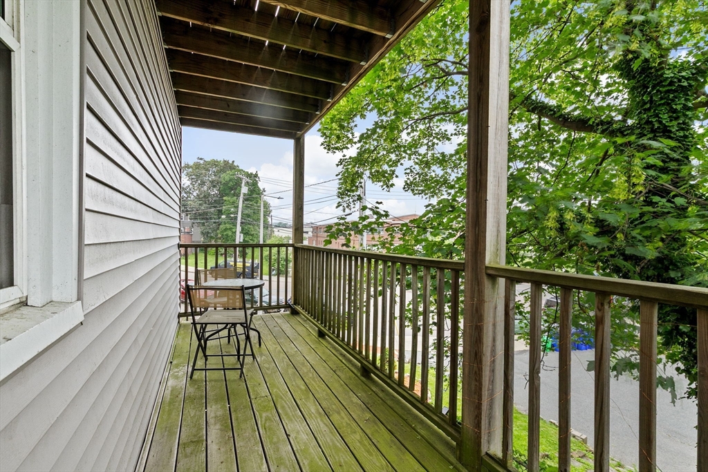 12 Houghton St # 1