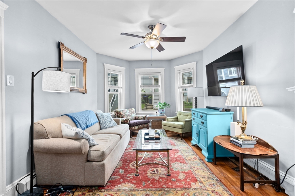 12 Houghton St # 1