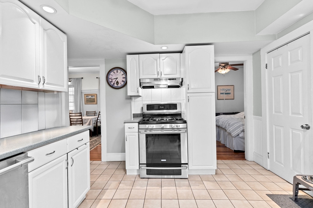 12 Houghton St # 1