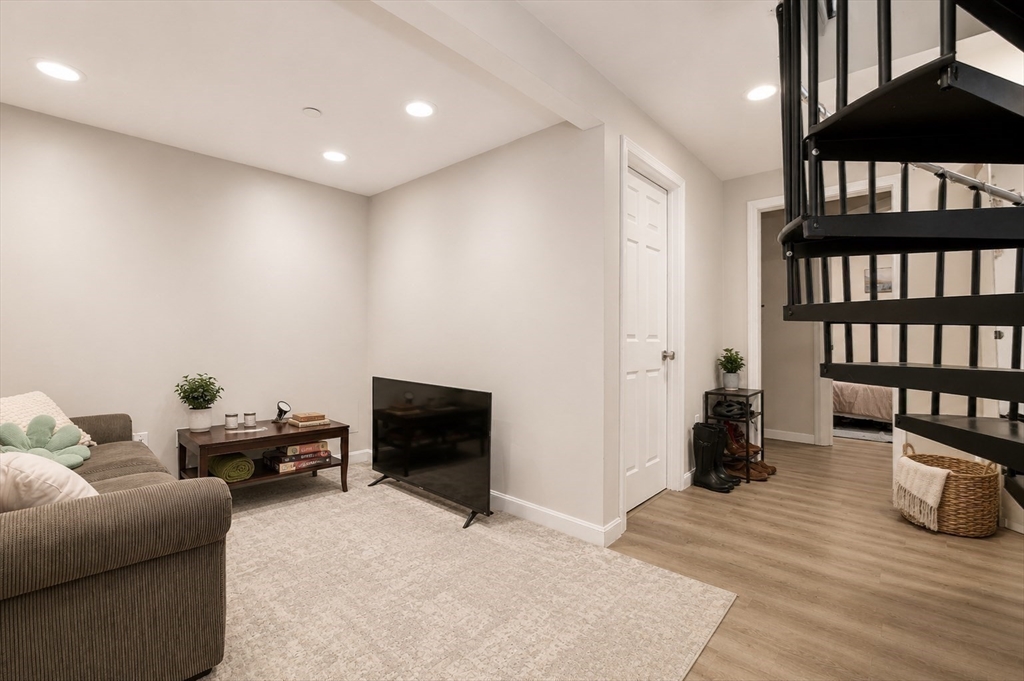 28 Cooper St # 1