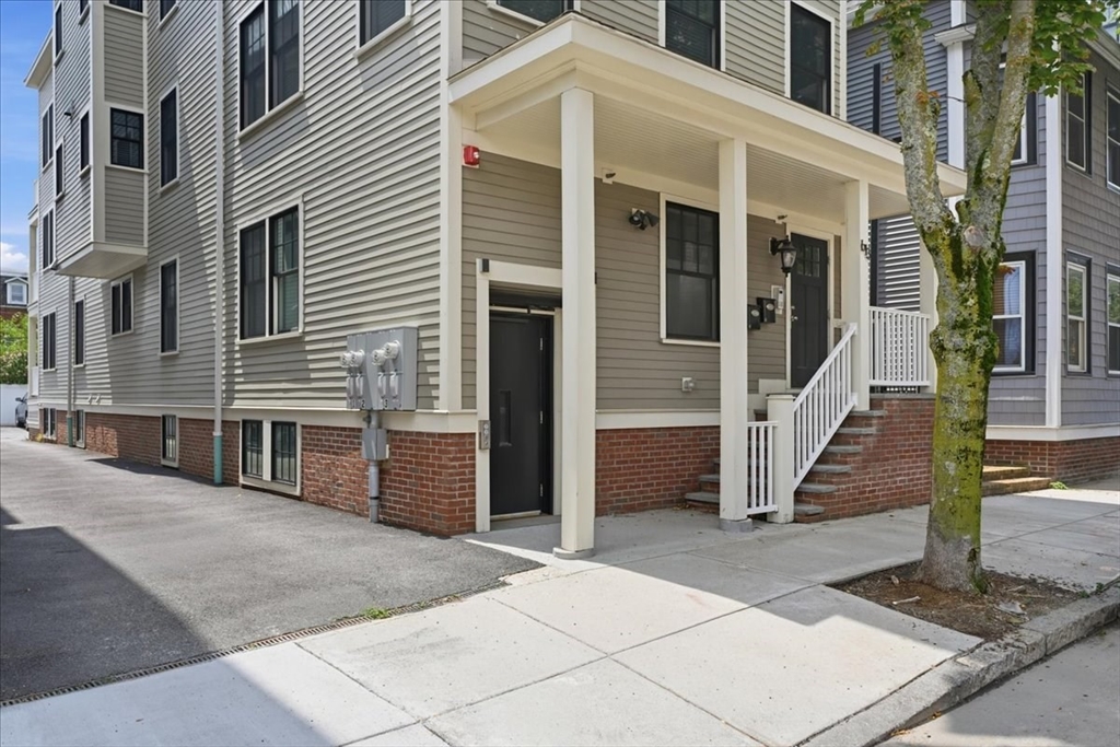 613 E 6th St. # 3