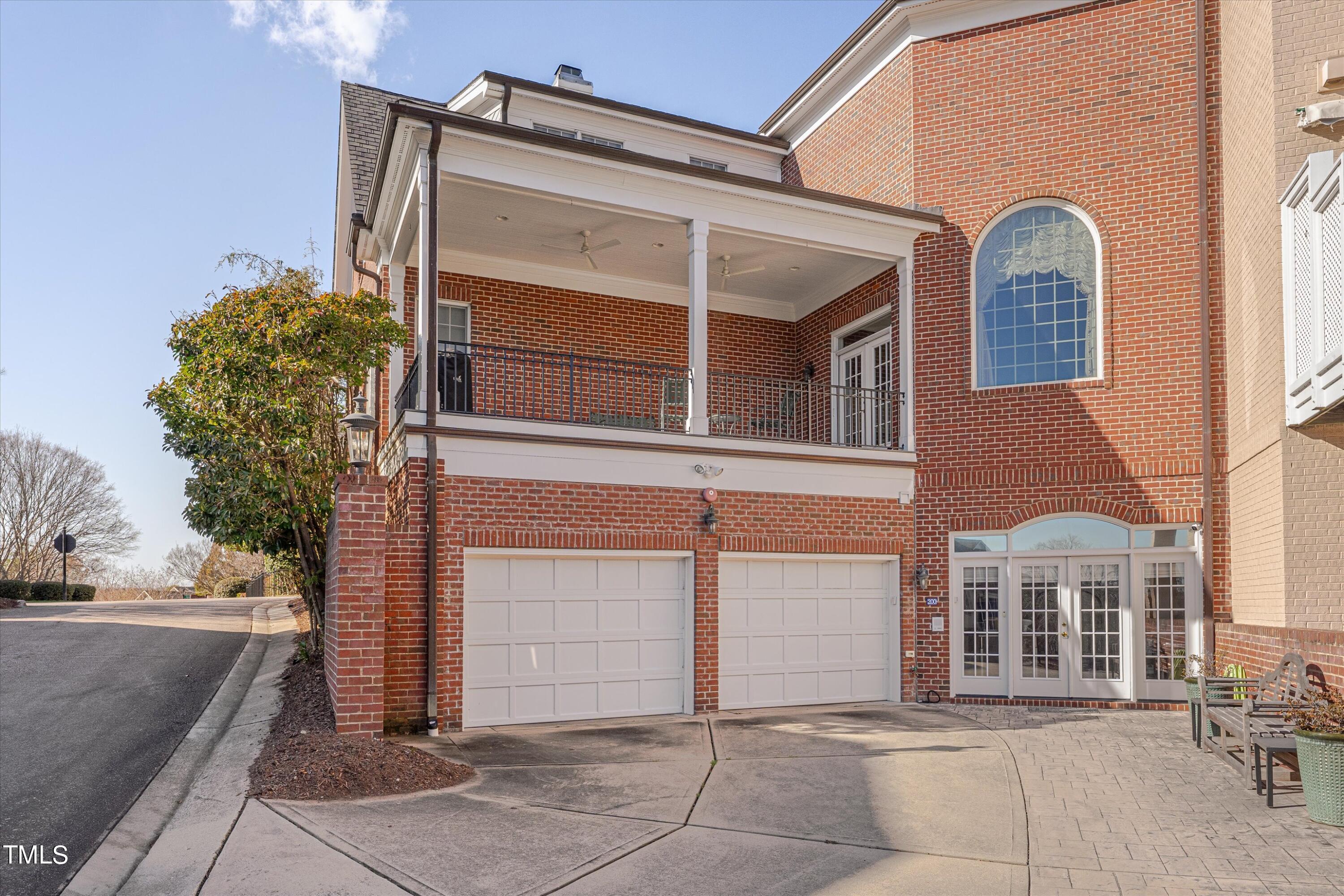 200 Oval Park Place