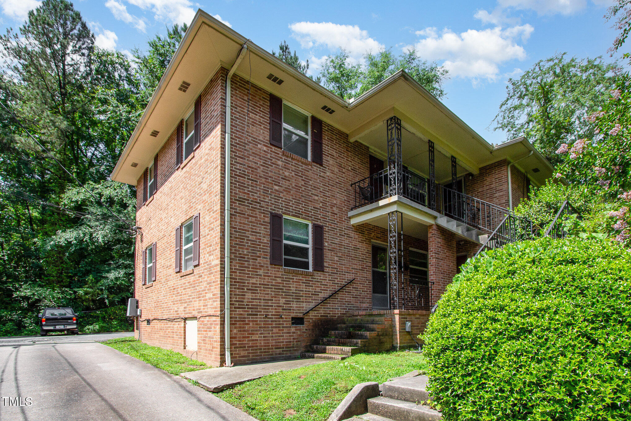 2209-2211 Morehead Avenue