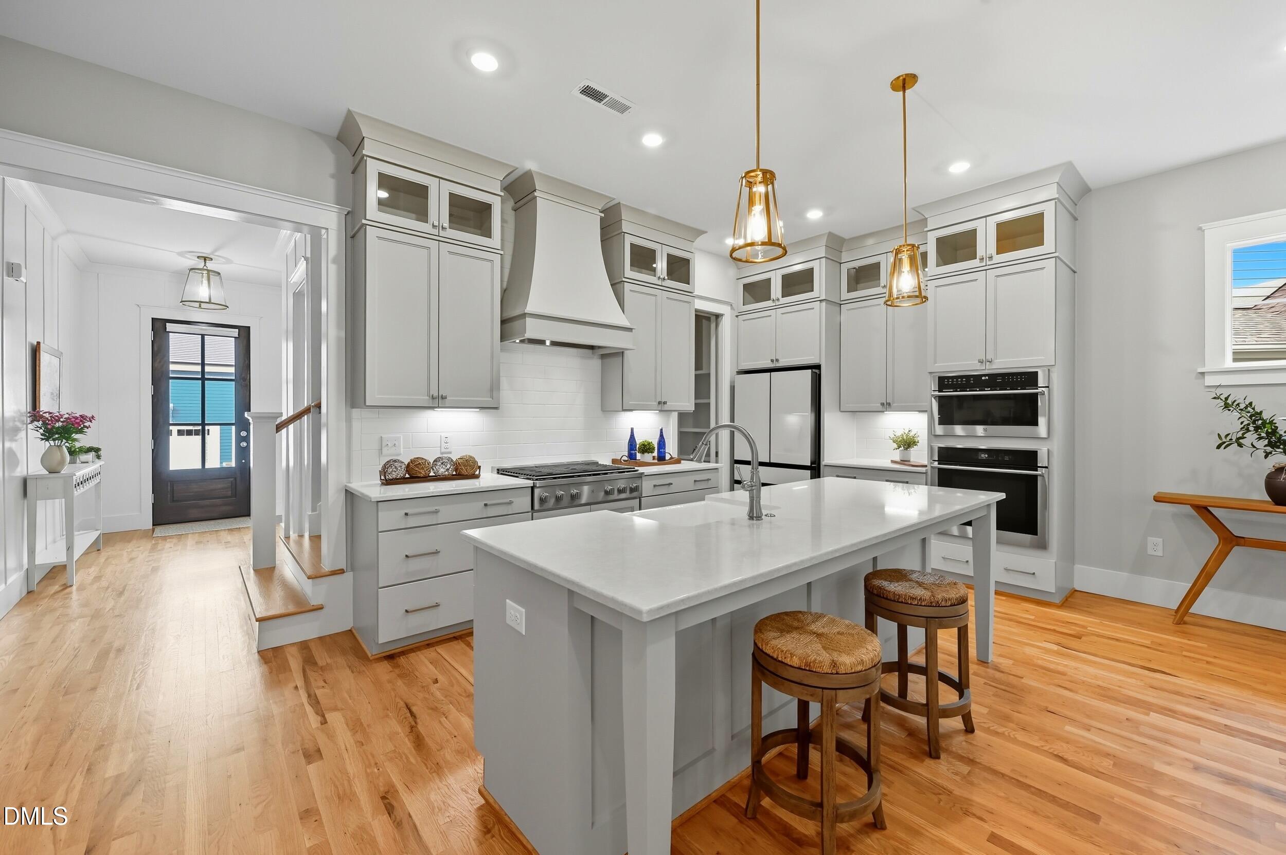 916 Noisette Court