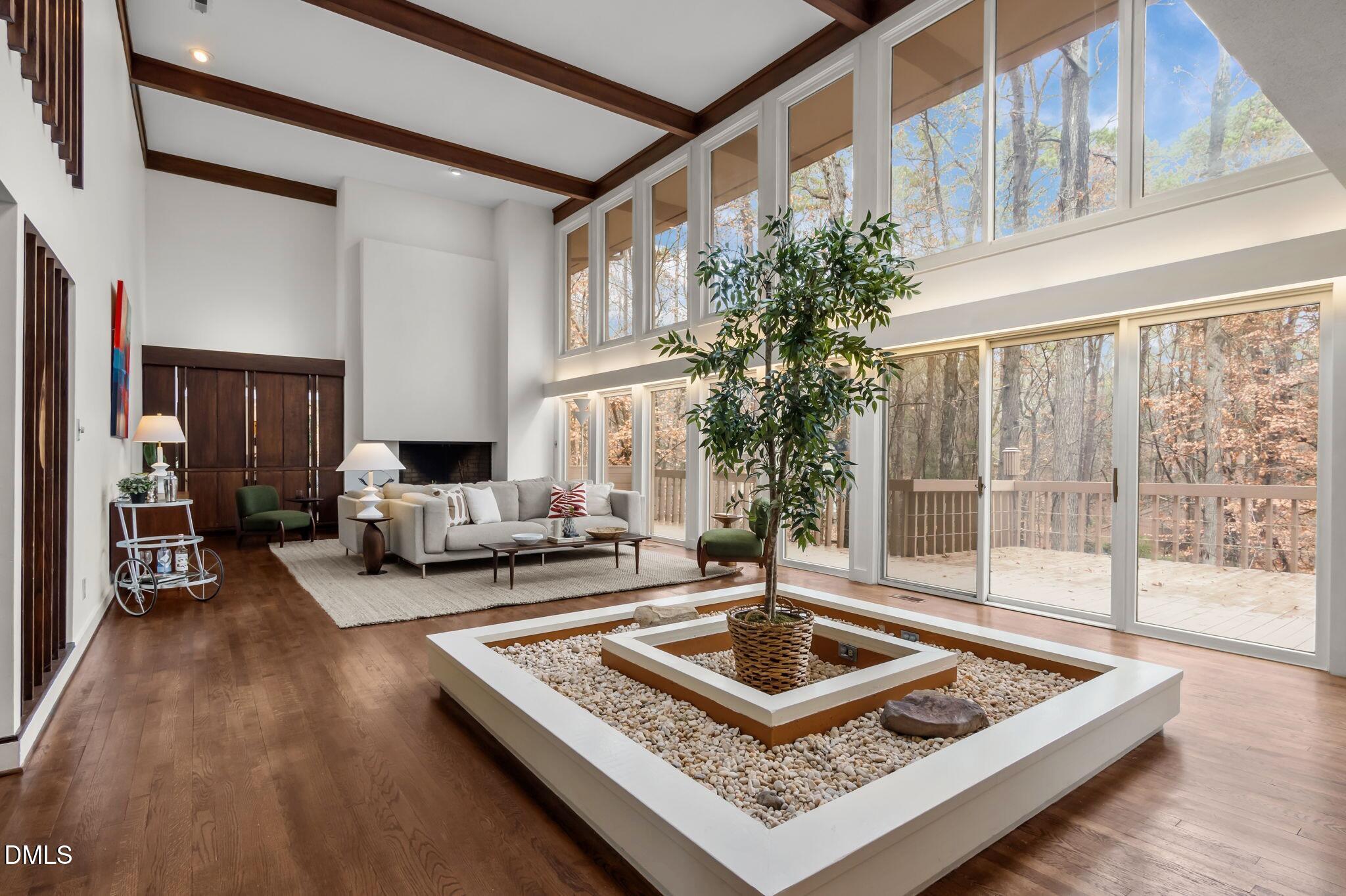 634 Kensington Drive