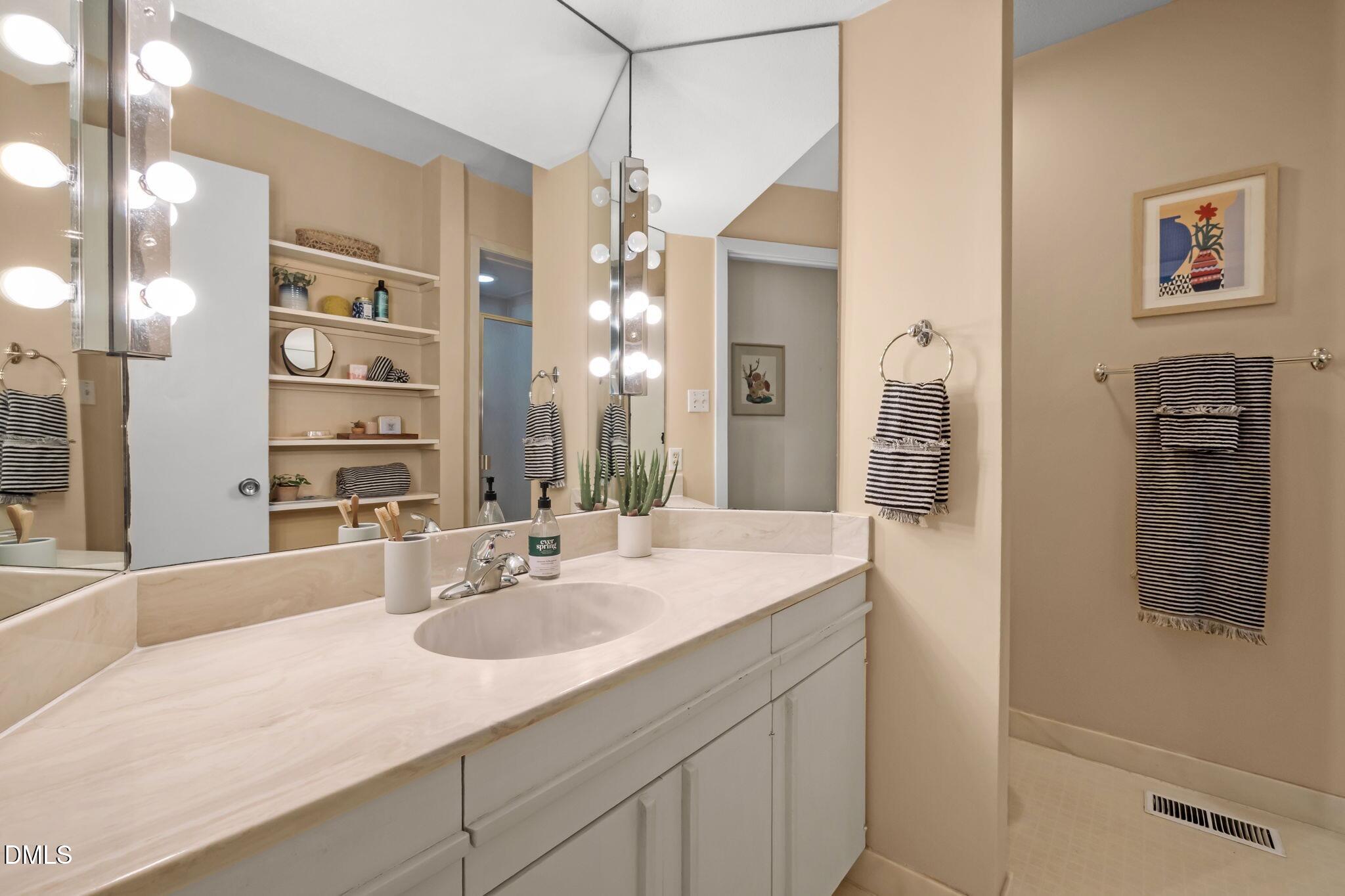 634 Kensington Drive