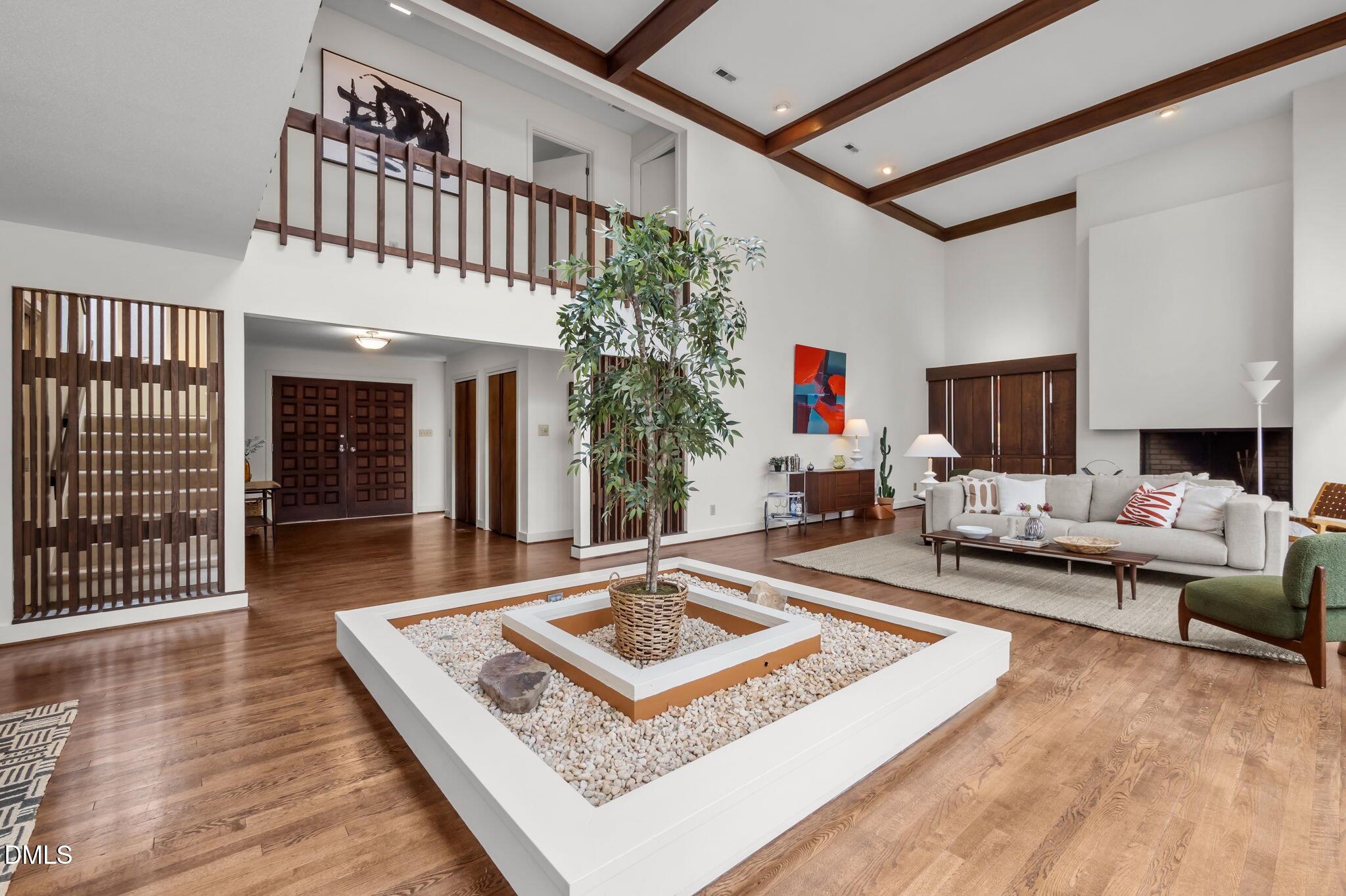 634 Kensington Drive