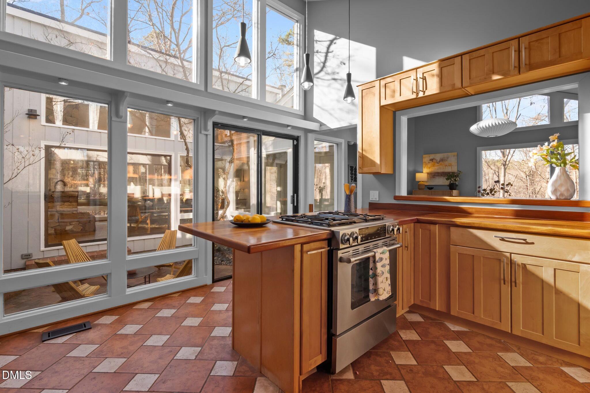 627 Kensington Drive