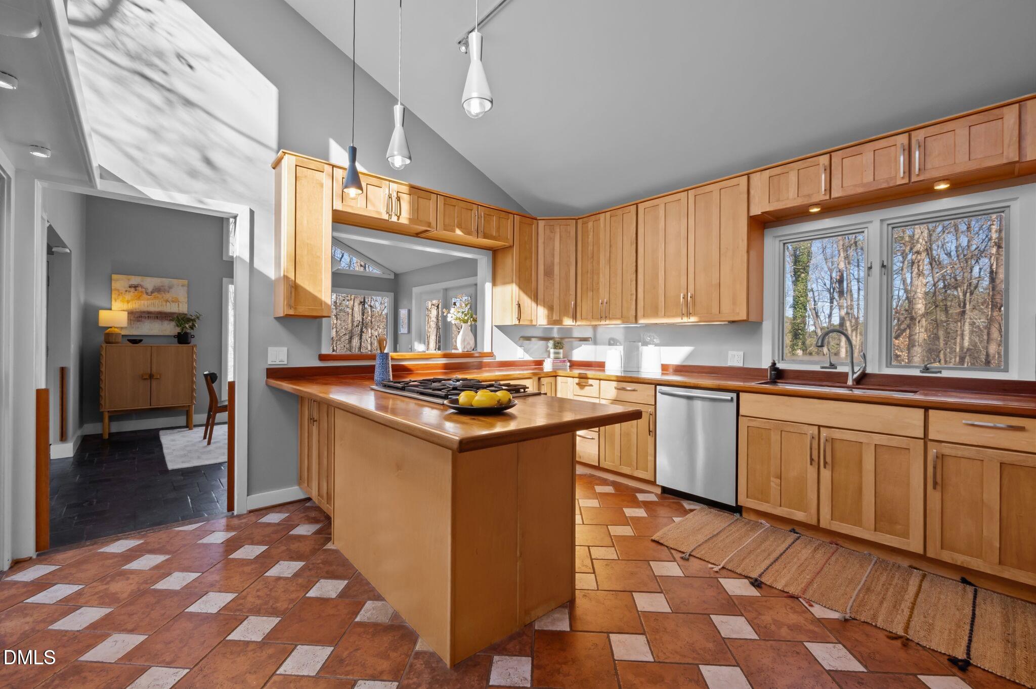 627 Kensington Drive