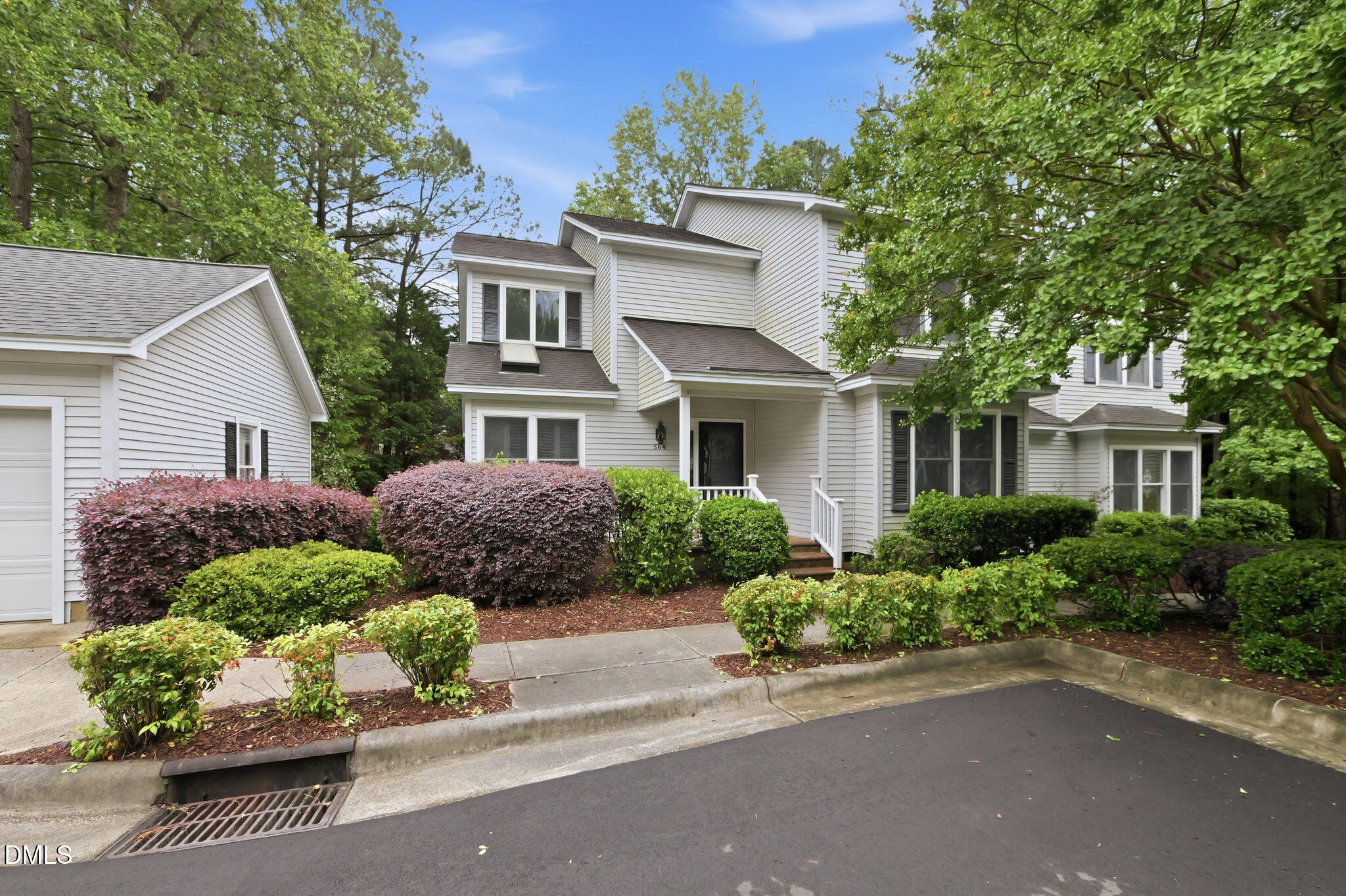 564 Weathersfield