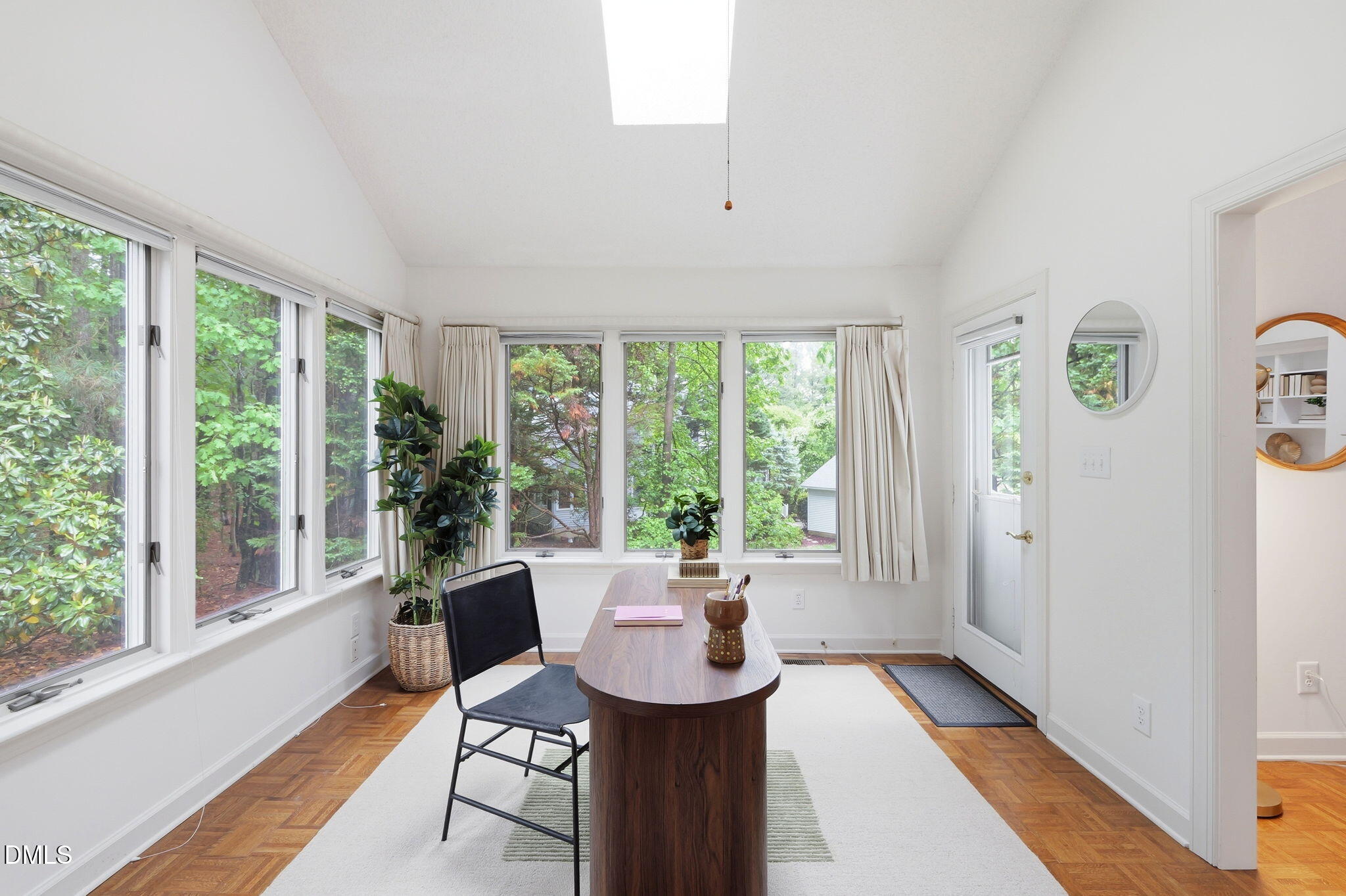 564 Weathersfield