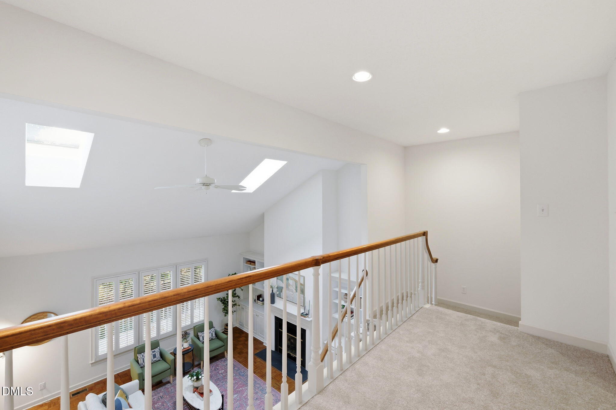 564 Weathersfield