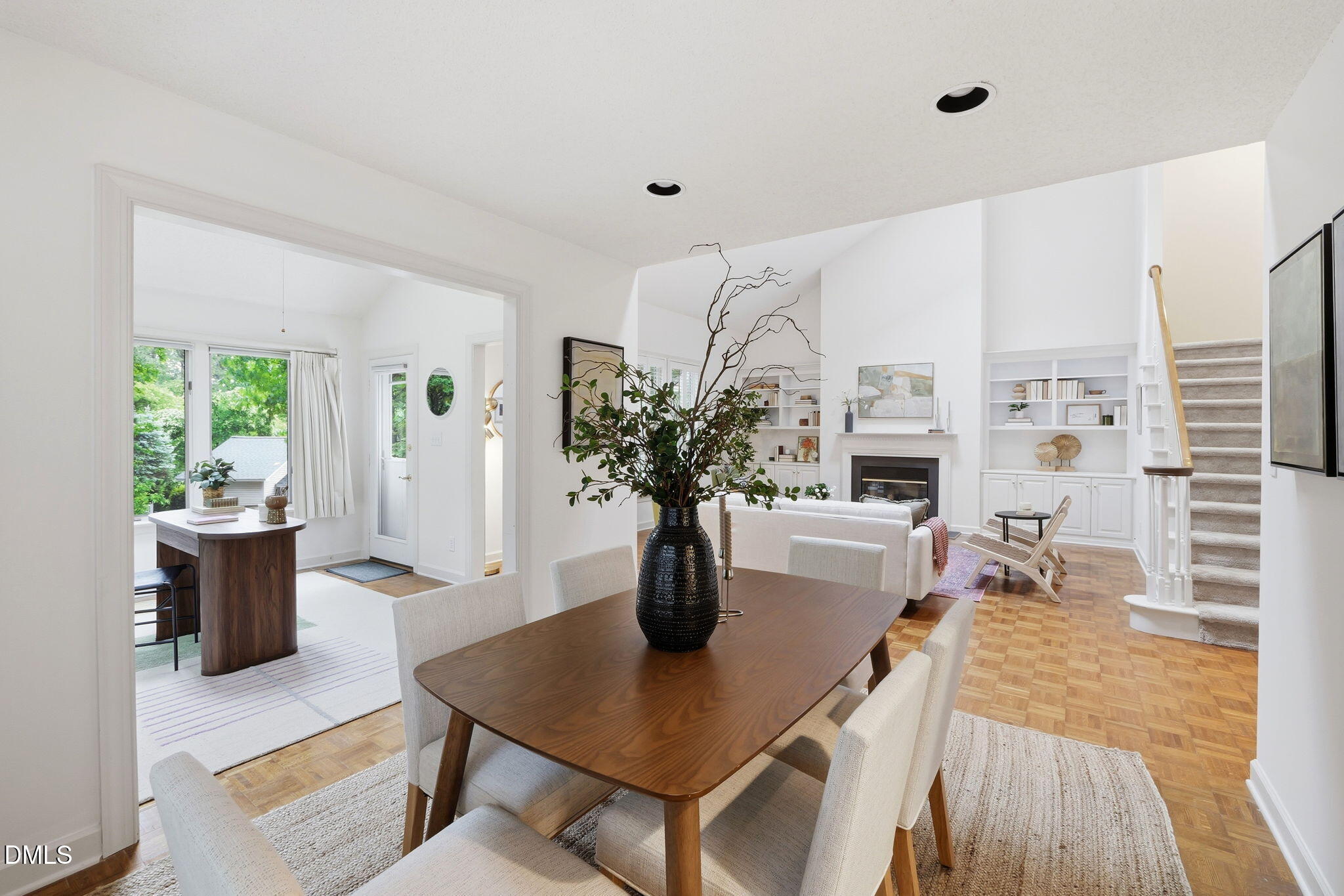 564 Weathersfield