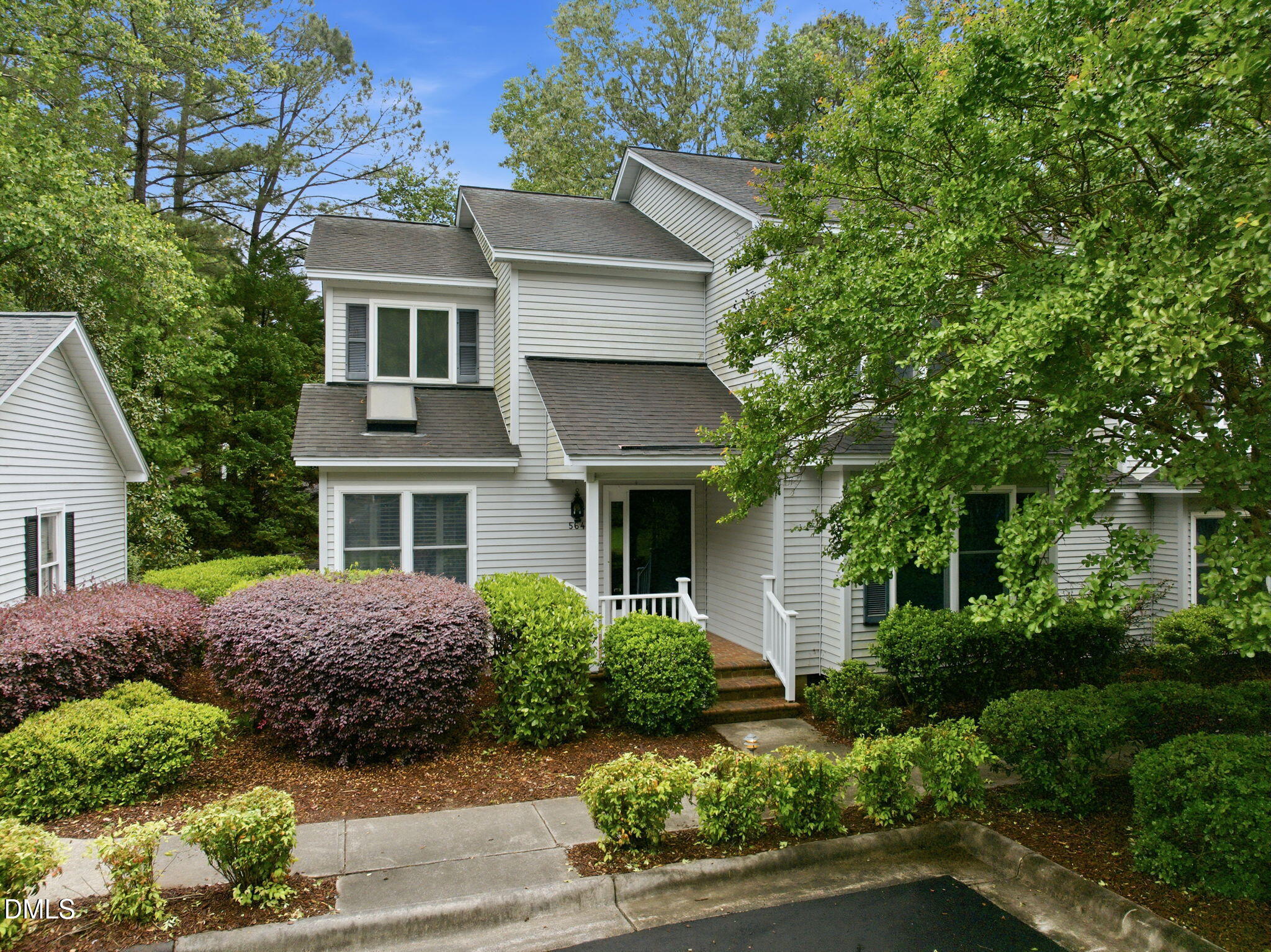 564 Weathersfield