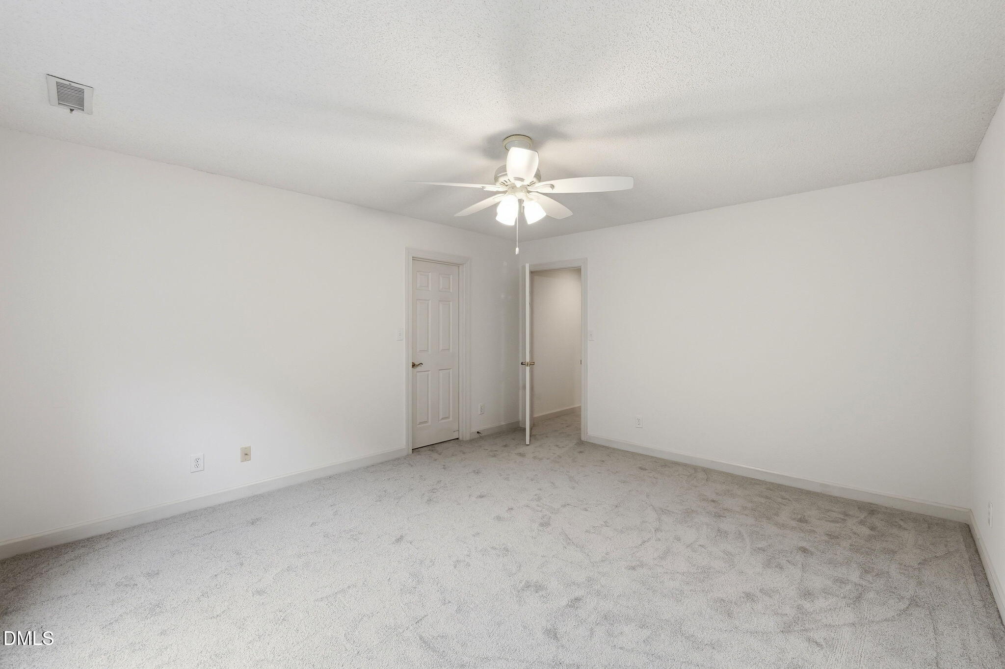 564 Weathersfield