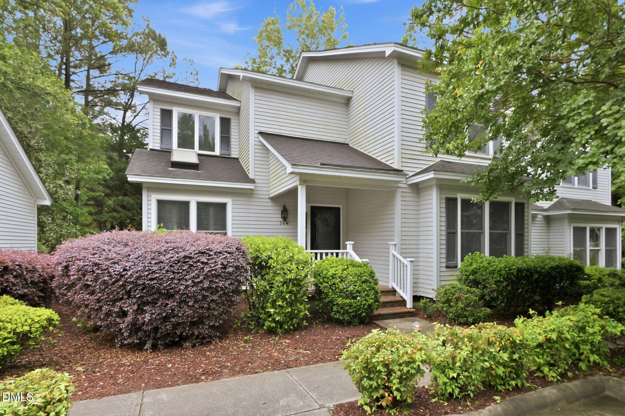 564 Weathersfield