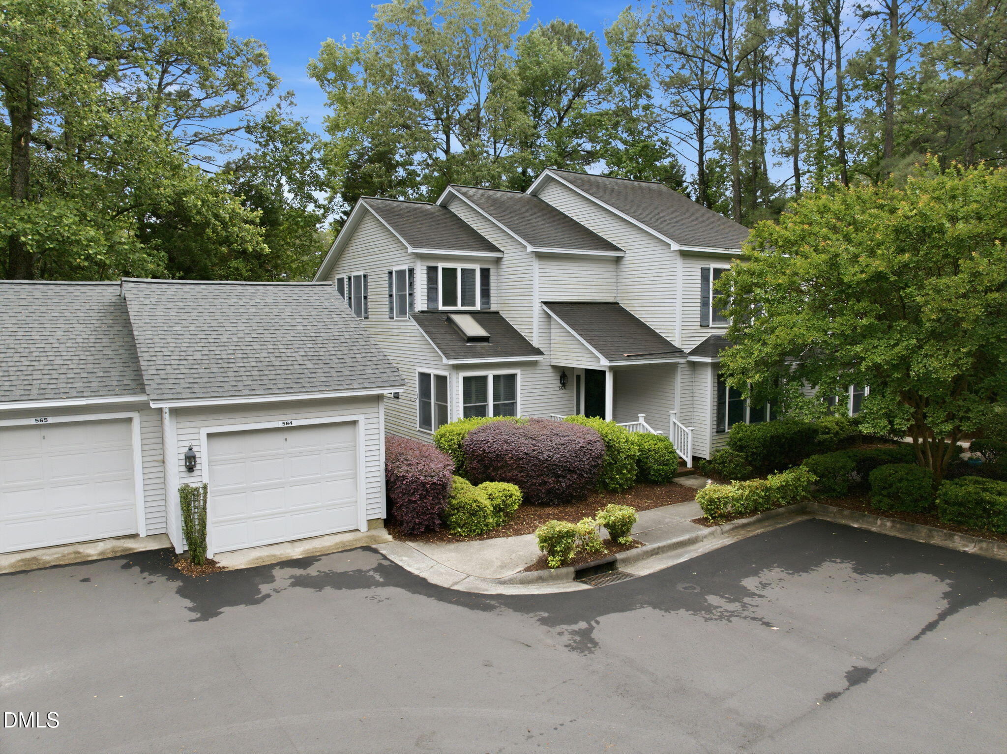 564 Weathersfield