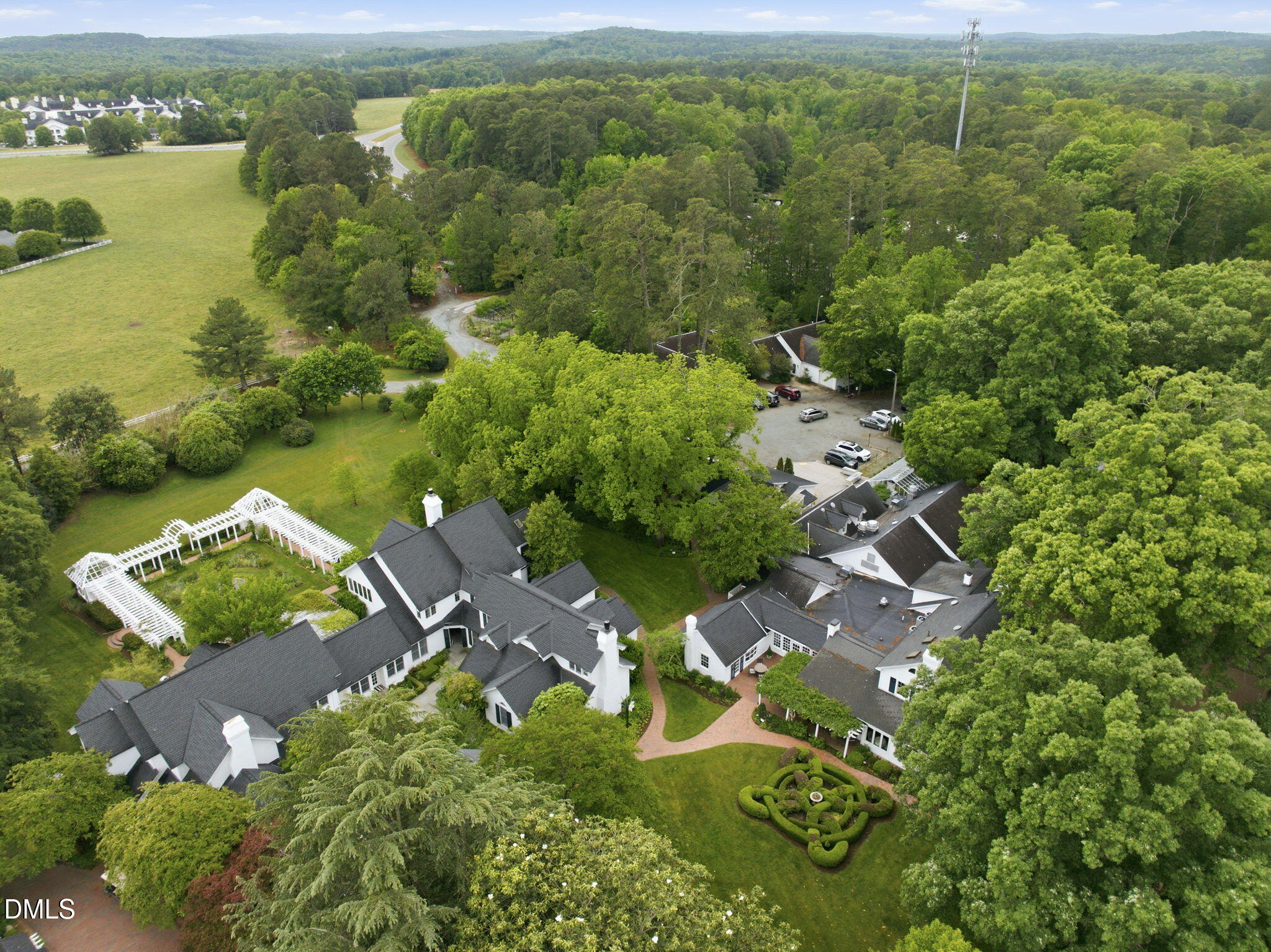 564 Weathersfield