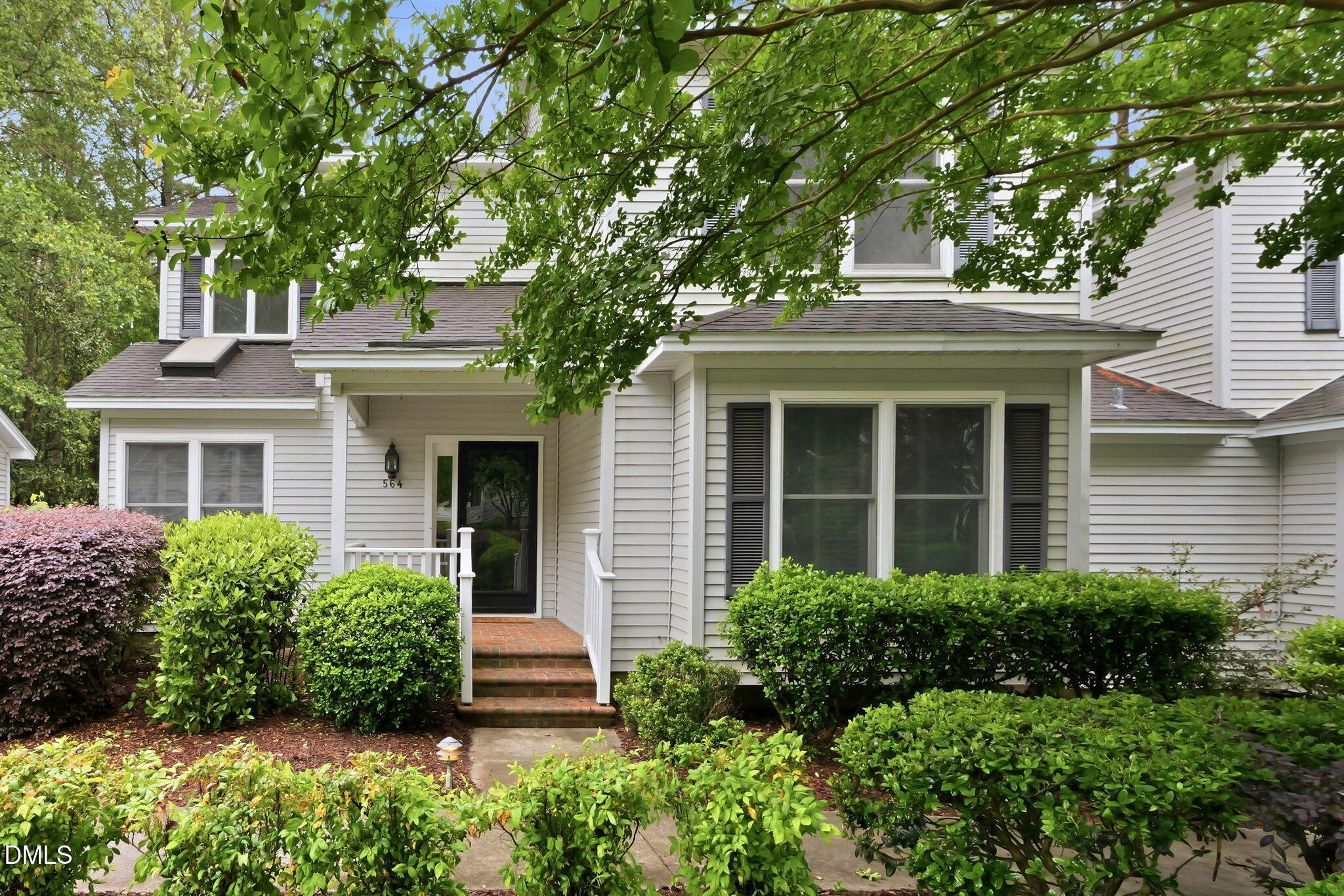 564 Weathersfield