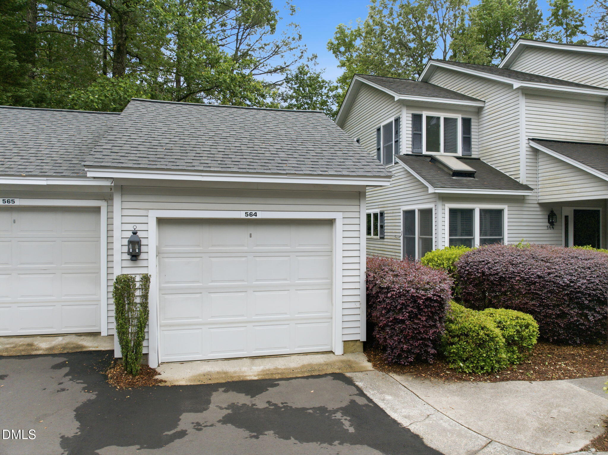 564 Weathersfield