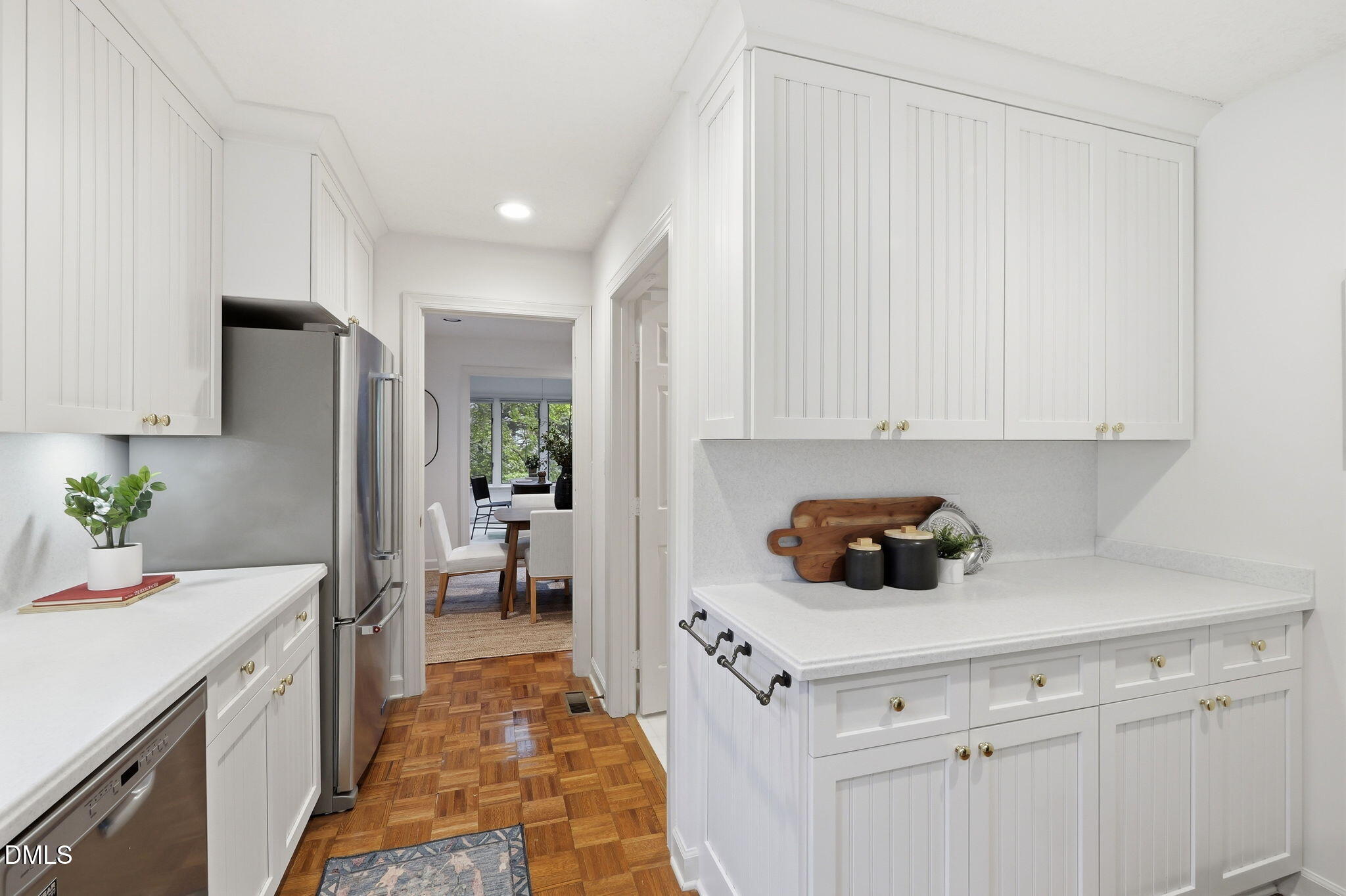 564 Weathersfield