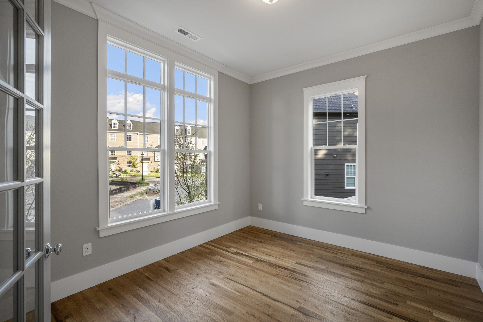 916 Noisette Court