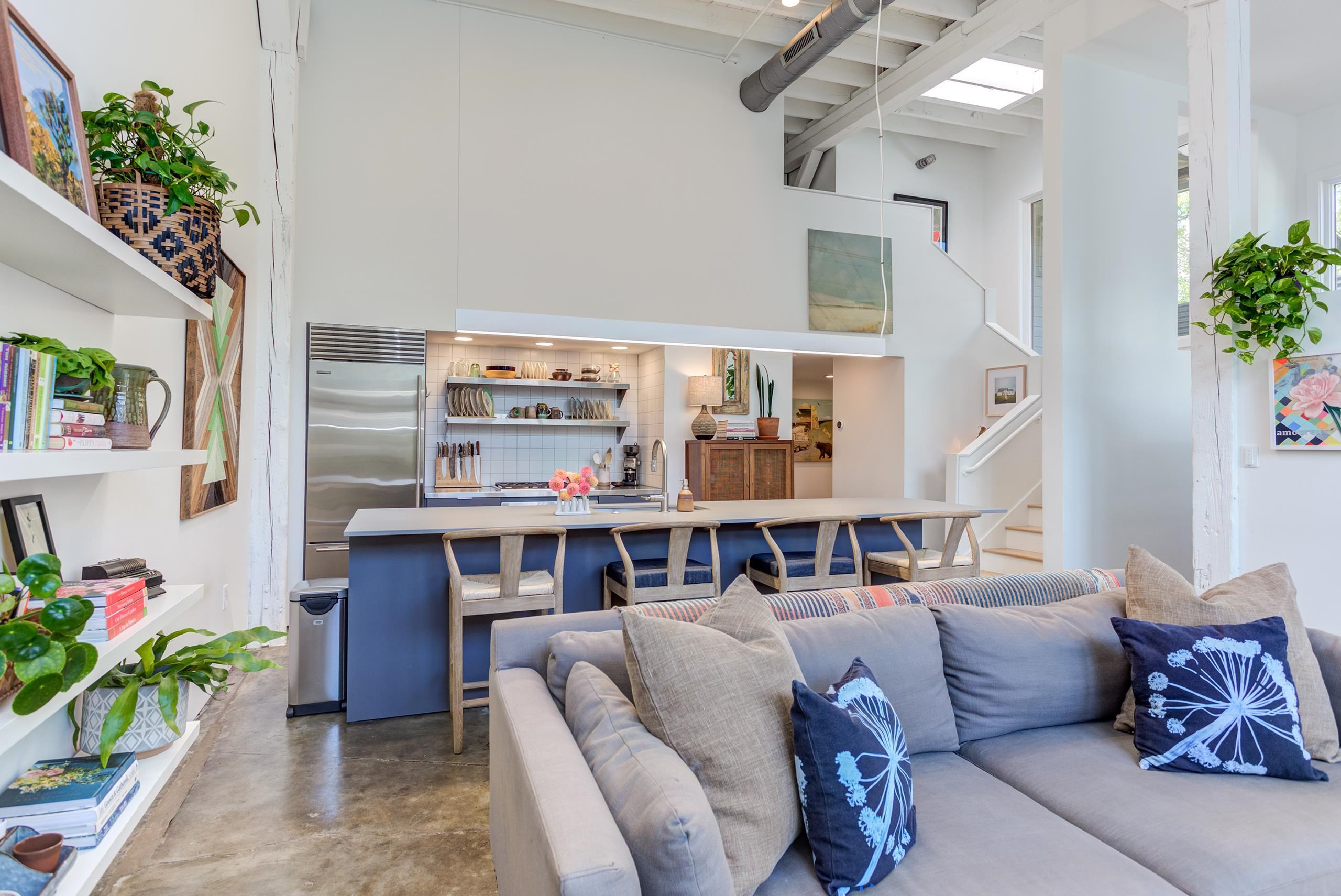 701 W Trinity Avenue # 108