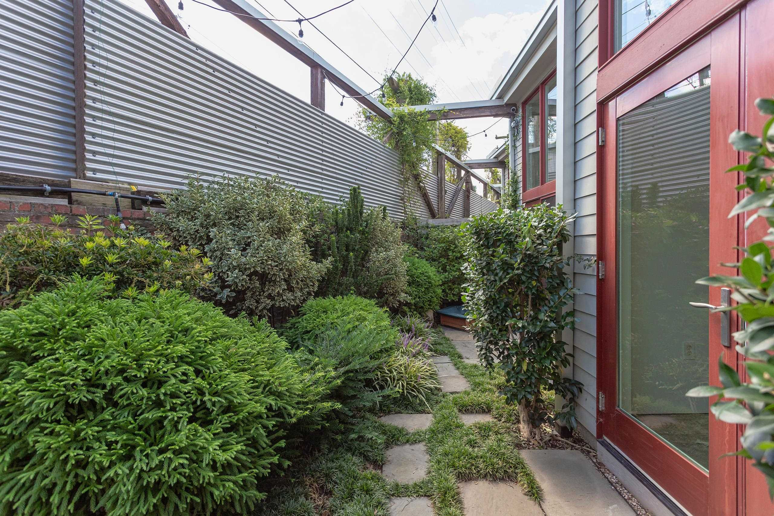 701 W Trinity Avenue # 108