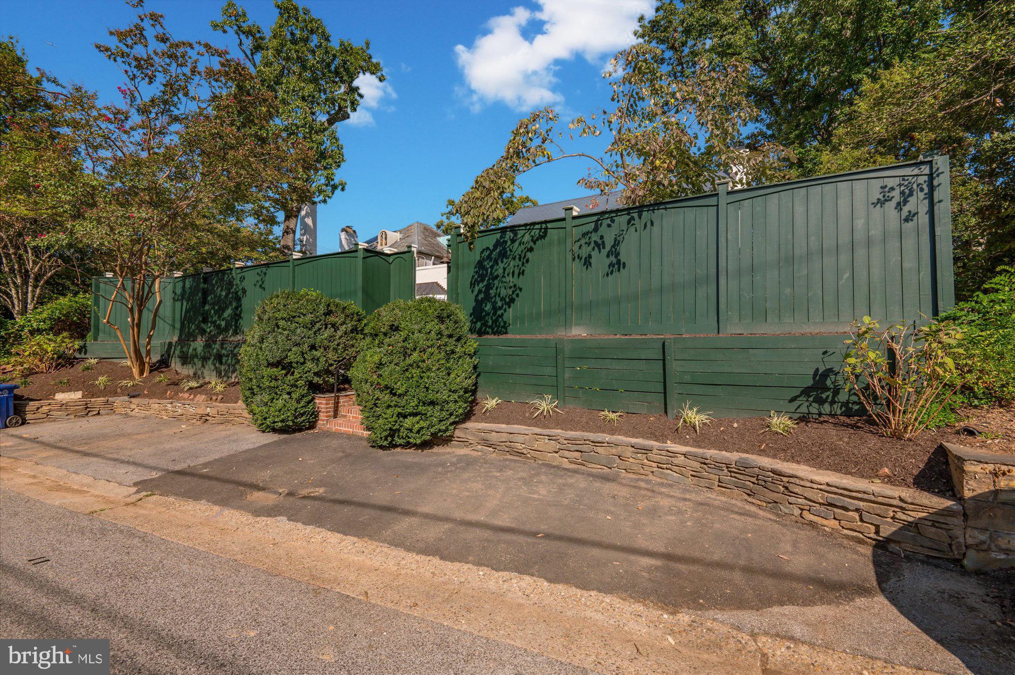 4836 LOUGHBORO ROAD NW