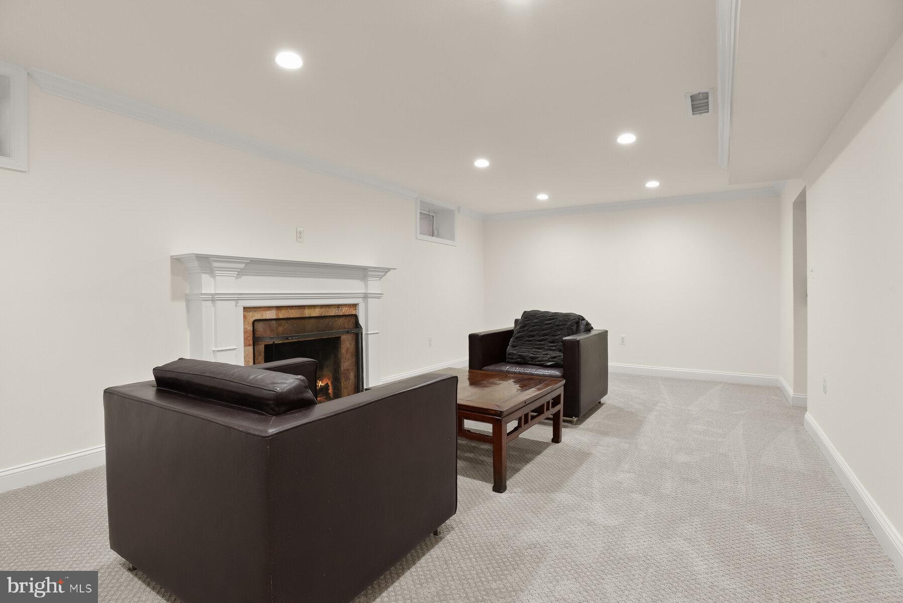 4414 DAVENPORT STREET NW