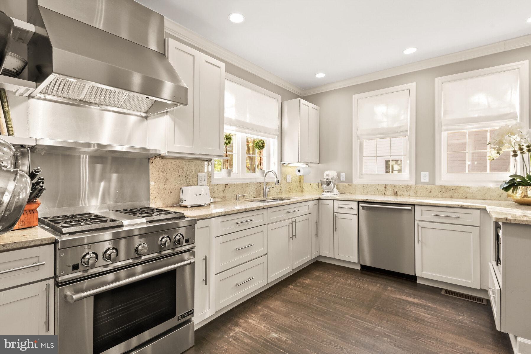 4414 DAVENPORT STREET NW